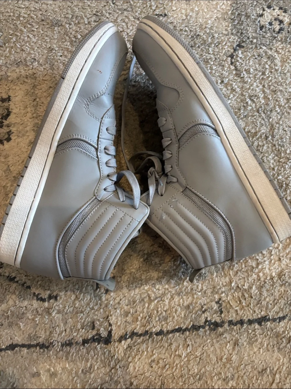 Jordan Heritage wolf grey size Men’s 9 US